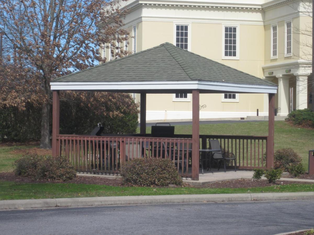 Intown Suites Extended Stay Greenville Nc Exterior foto